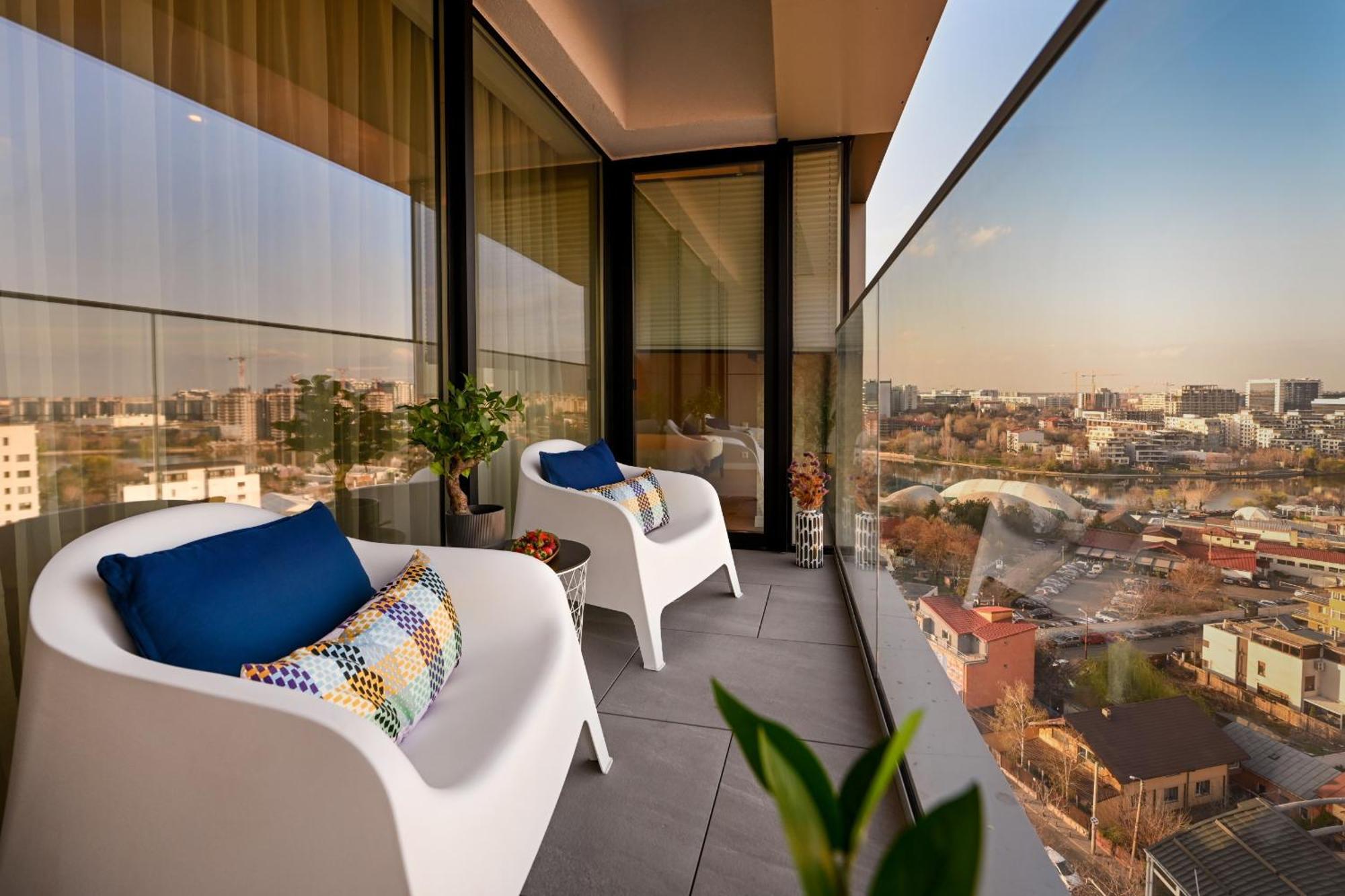 One Verdi Park Exclusive Apartments - Panoramic View & Private Parking Bukarest Exteriör bild