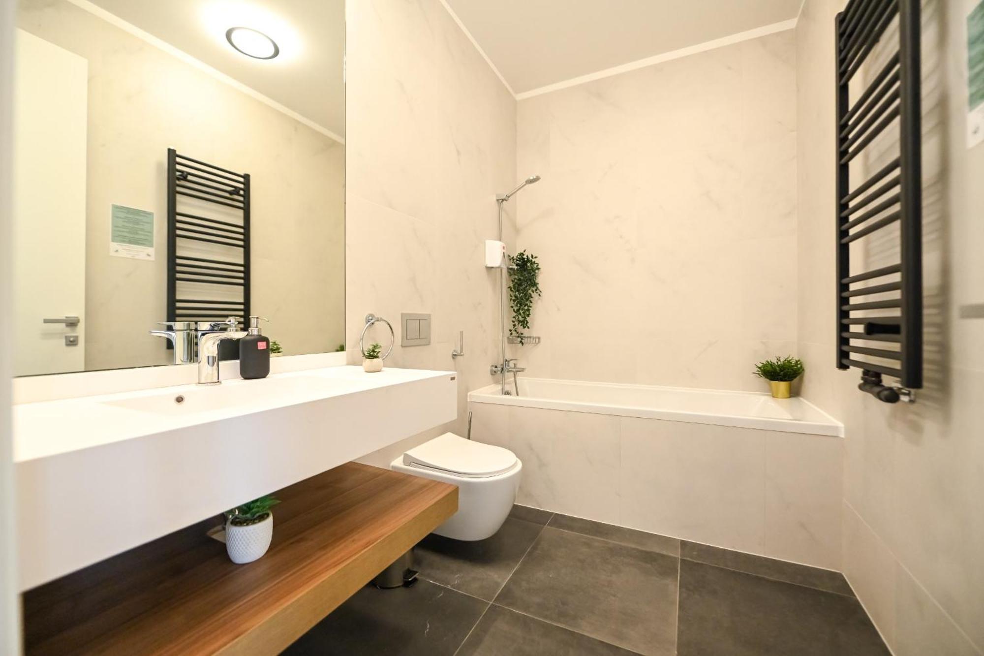 One Verdi Park Exclusive Apartments - Panoramic View & Private Parking Bukarest Exteriör bild