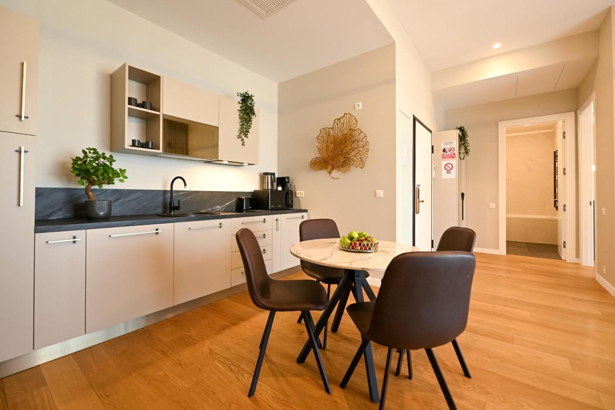 One Verdi Park Exclusive Apartments - Panoramic View & Private Parking Bukarest Rum bild