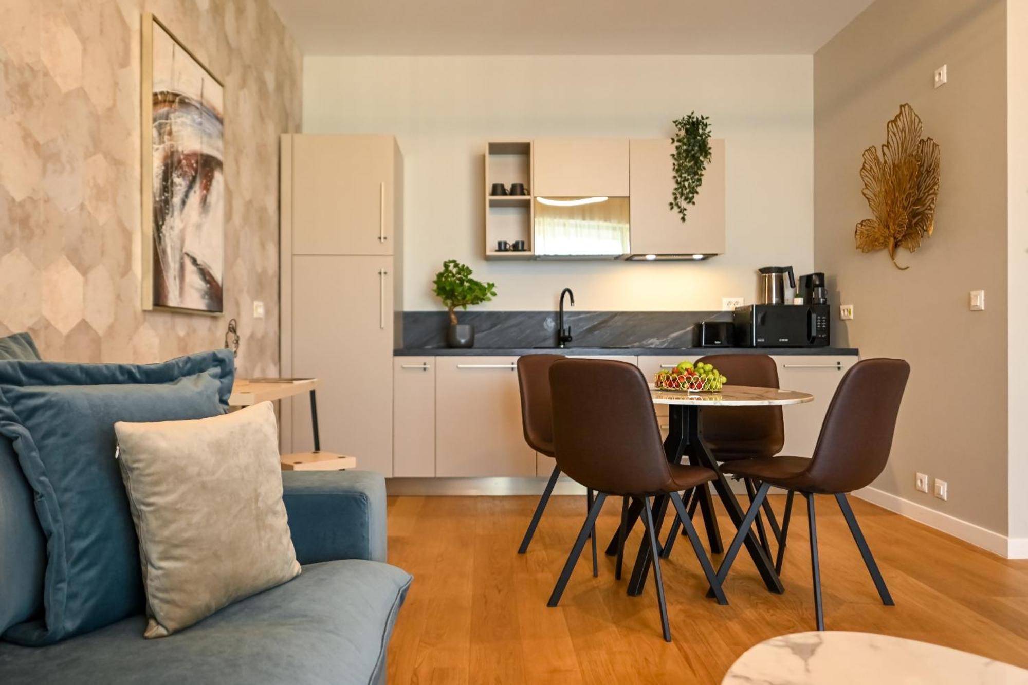 One Verdi Park Exclusive Apartments - Panoramic View & Private Parking Bukarest Rum bild