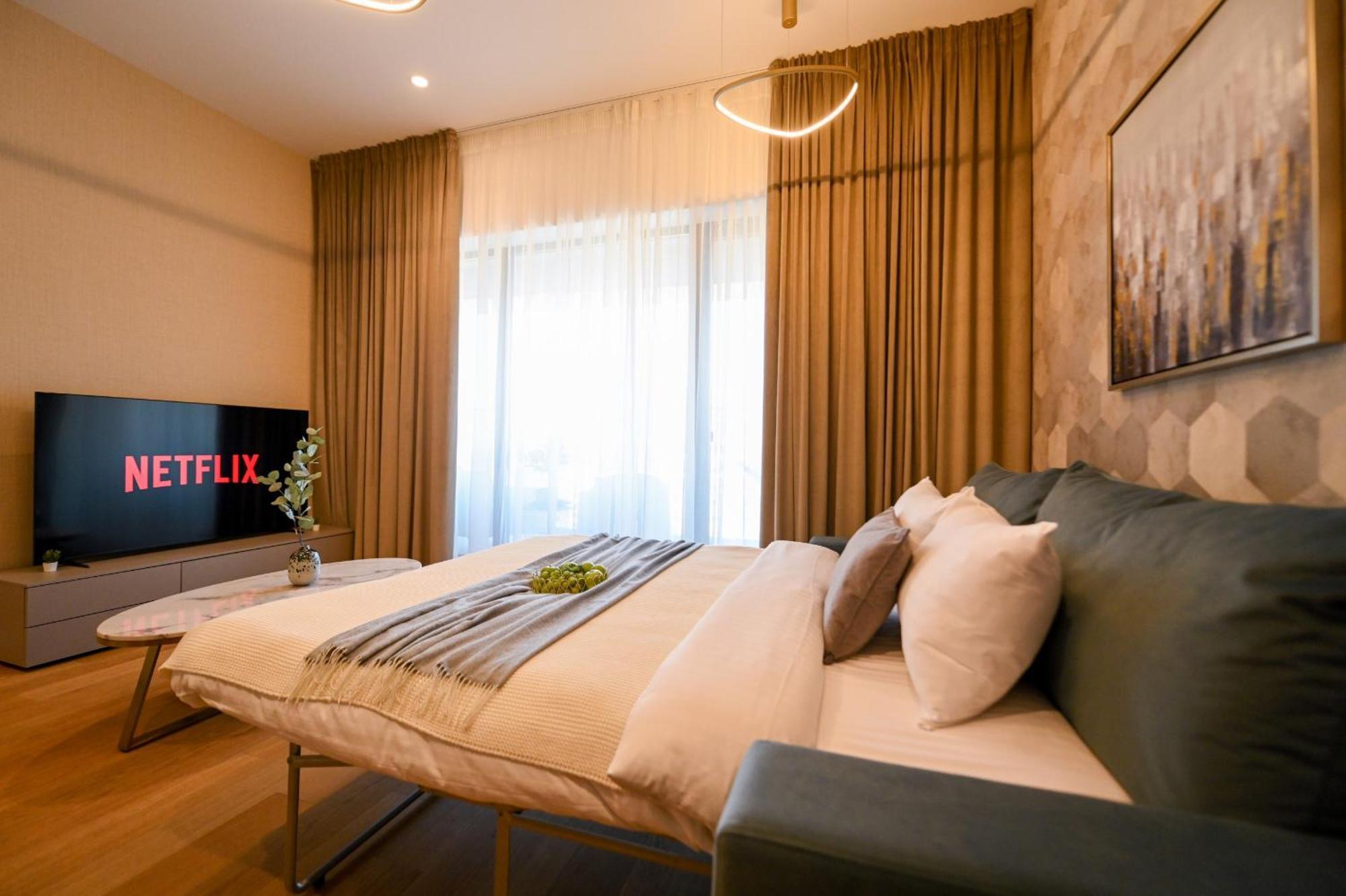 One Verdi Park Exclusive Apartments - Panoramic View & Private Parking Bukarest Rum bild