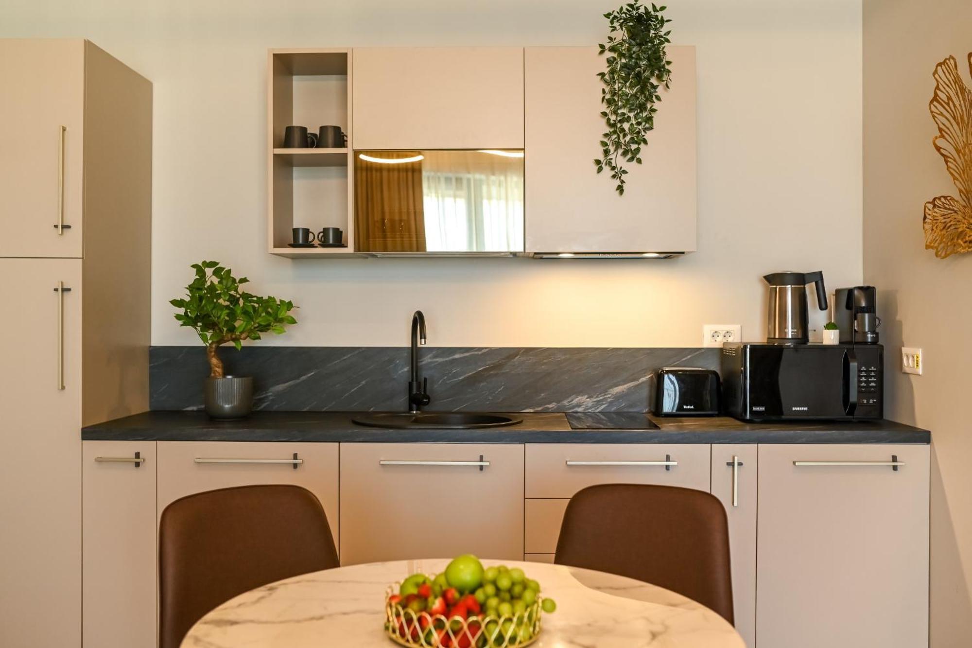 One Verdi Park Exclusive Apartments - Panoramic View & Private Parking Bukarest Rum bild