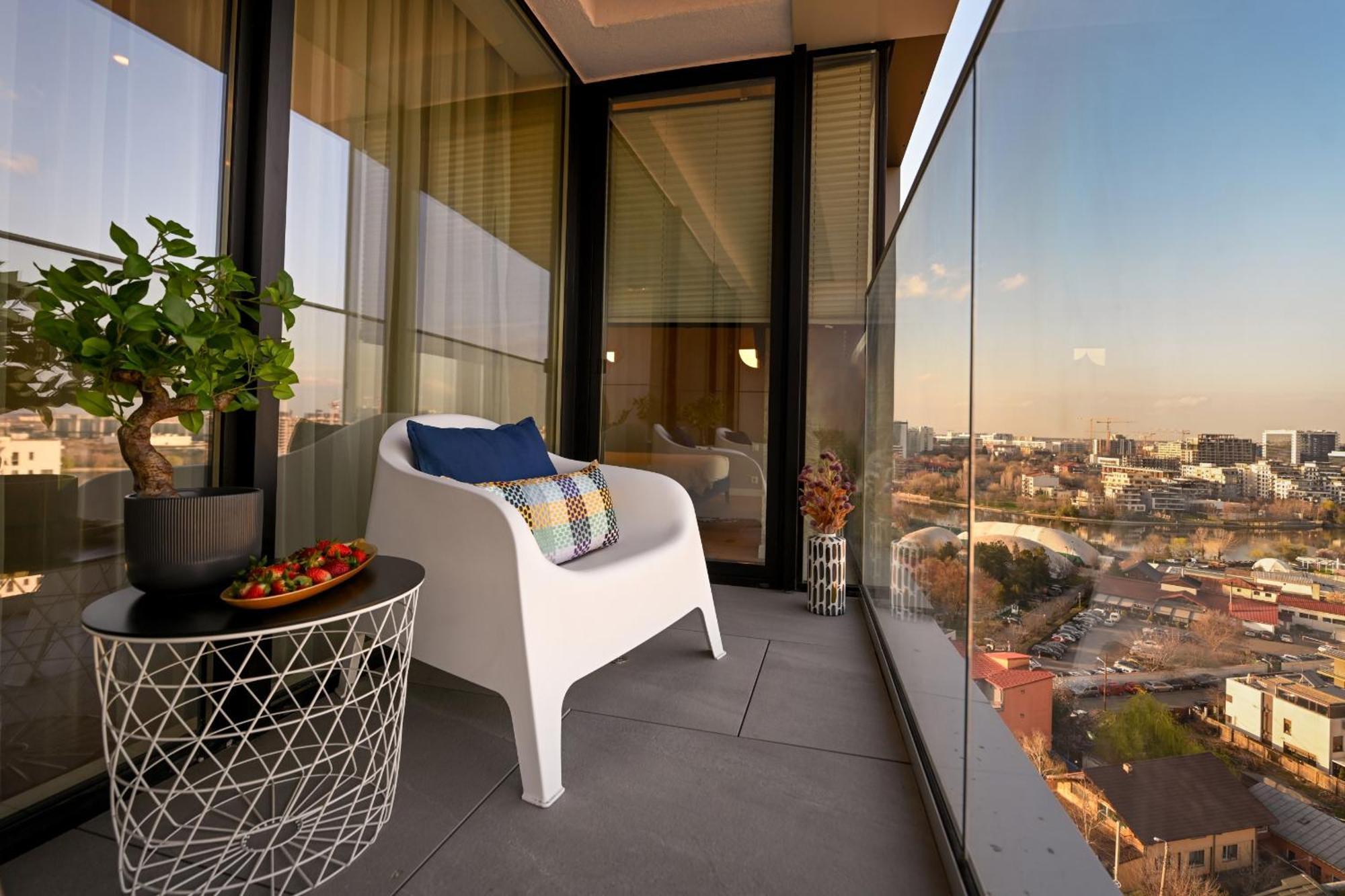One Verdi Park Exclusive Apartments - Panoramic View & Private Parking Bukarest Rum bild
