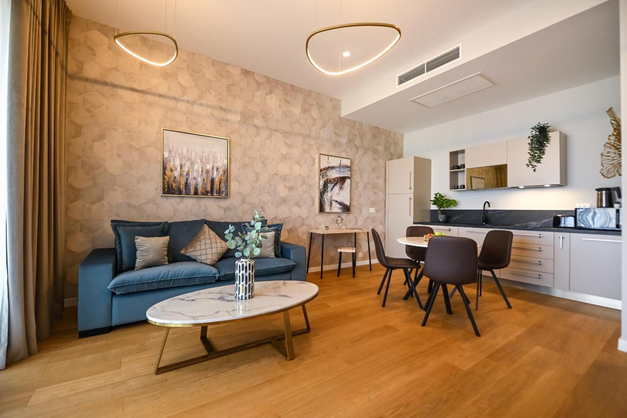 One Verdi Park Exclusive Apartments - Panoramic View & Private Parking Bukarest Rum bild