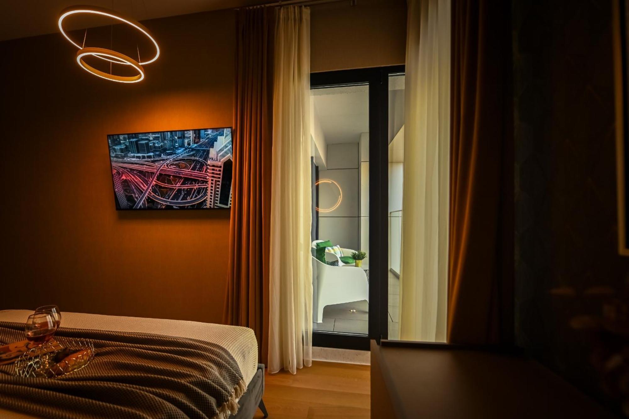 One Verdi Park Exclusive Apartments - Panoramic View & Private Parking Bukarest Rum bild