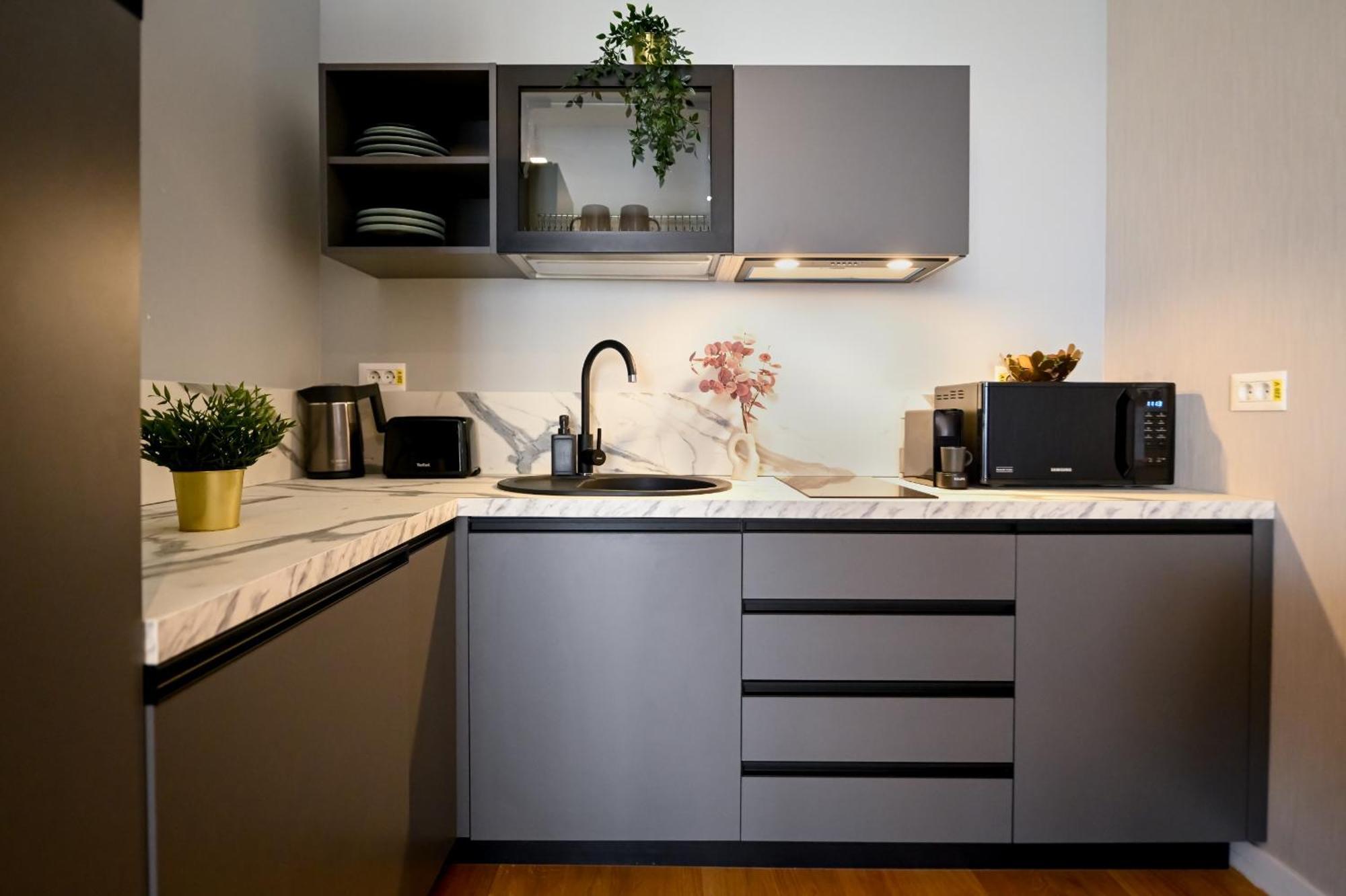 One Verdi Park Exclusive Apartments - Panoramic View & Private Parking Bukarest Rum bild
